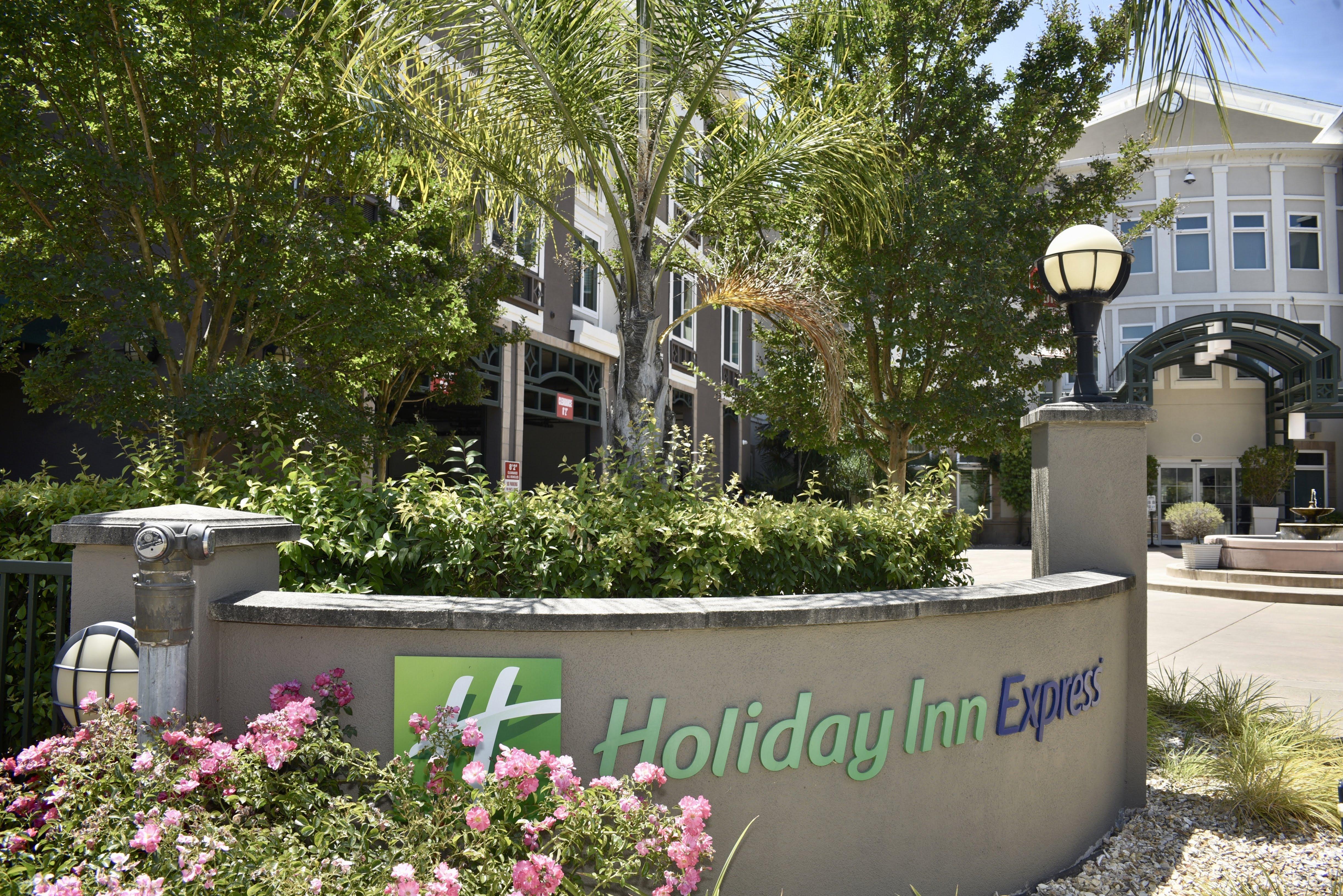 Holiday Inn Express Windsor Sonoma Wine Country By Ihg Ngoại thất bức ảnh