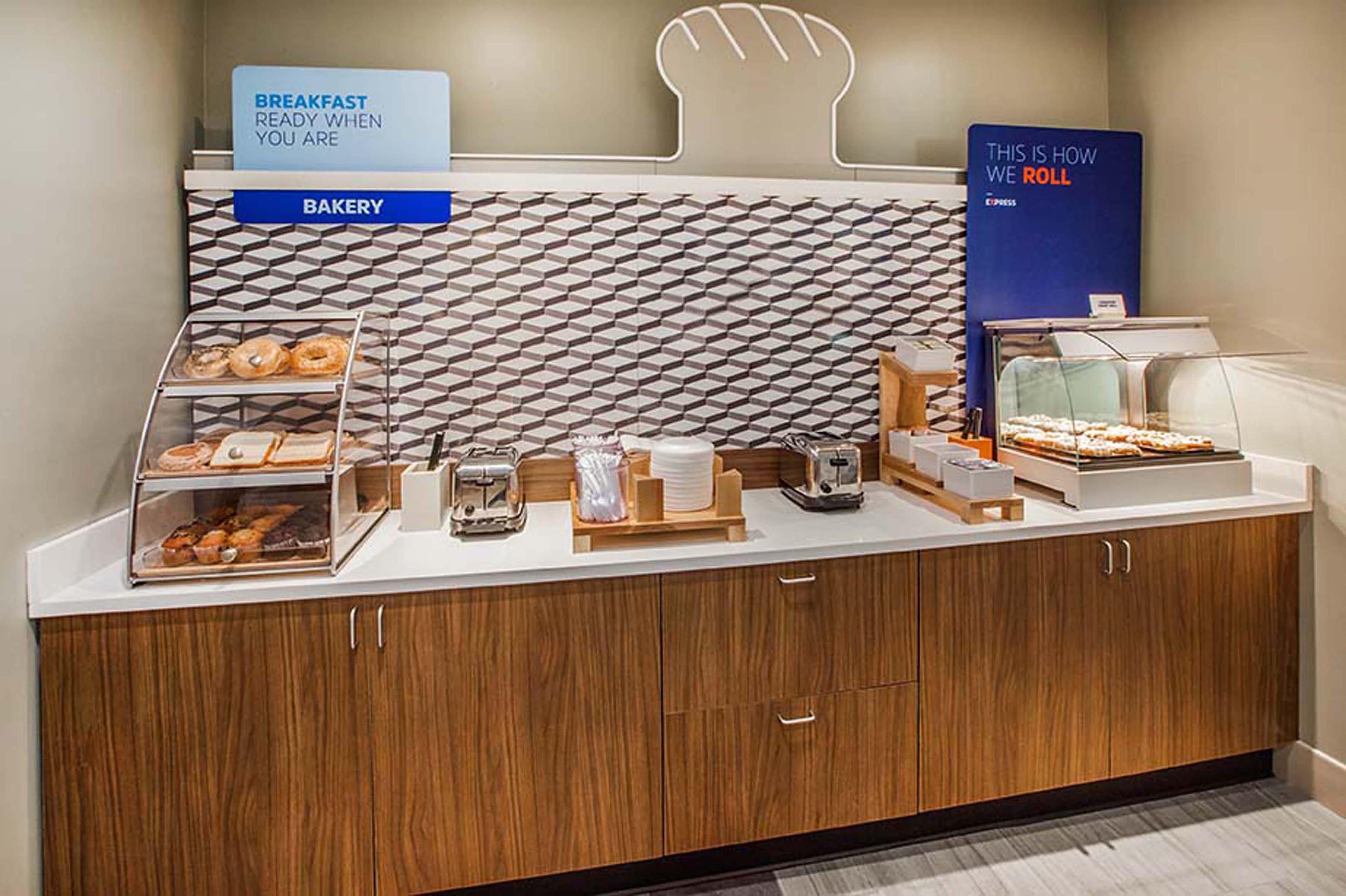 Holiday Inn Express Windsor Sonoma Wine Country By Ihg Ngoại thất bức ảnh